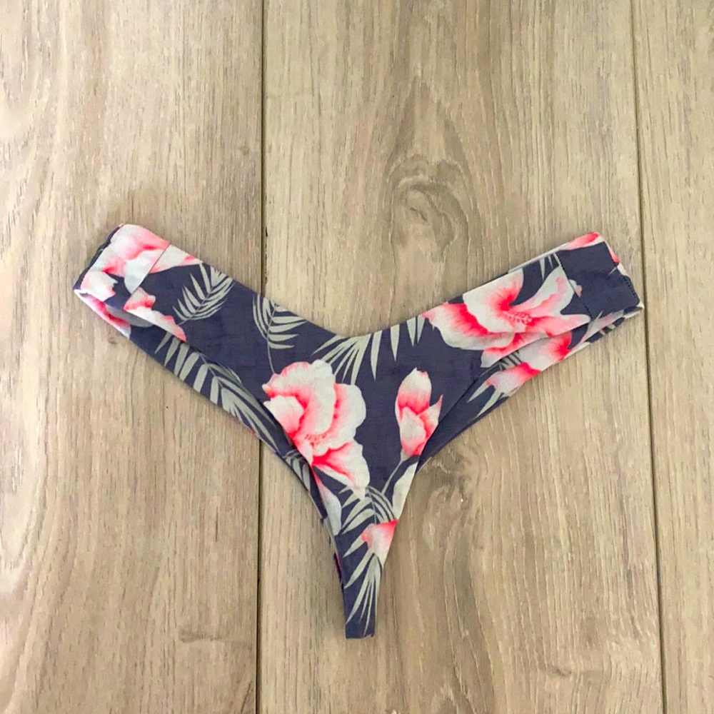 Stone Fox swim bottom